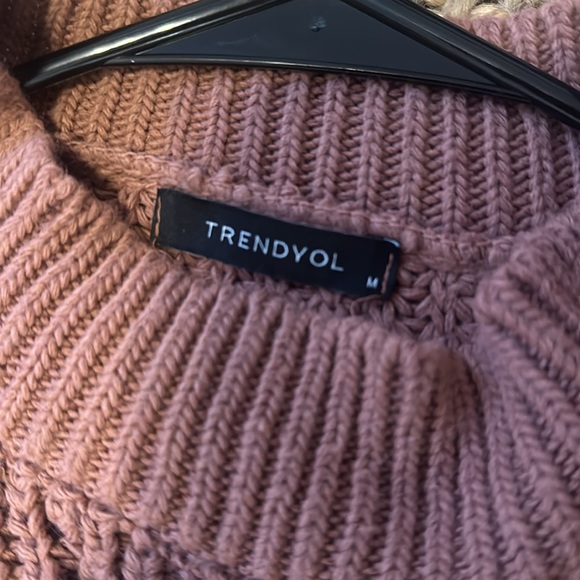 Trendyol sweater weared 10 times pink so cute - Picture 3 of 3